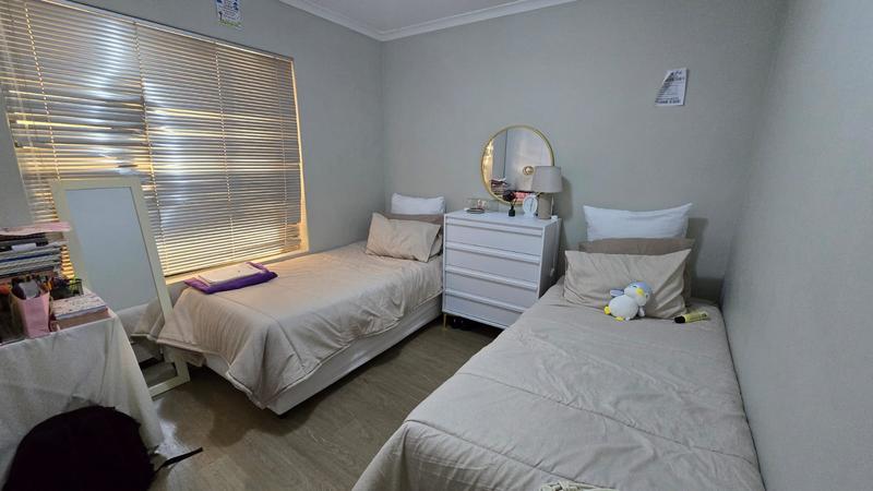 2 Bedroom Property for Sale in Somerset West Western Cape